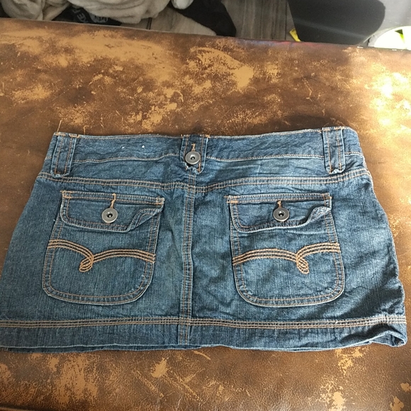 Skirt - Picture 2 of 3